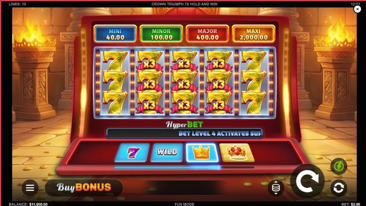 Interface do jogo Crown Triumph 7s Hold and Win com símbolos clássicos e elementos dourados